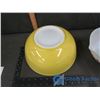 Image 2 : Pyrex Bowl and Gravy Boat (Chip on Lip)