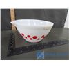 Image 4 : Pyrex Bowl and Gravy Boat (Chip on Lip)