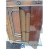 Image 4 : Vintage Wooden Cabinet w/Phonograph & Records