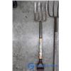 Image 2 : (2) Gardening Tools