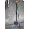 Image 1 : (2) Gardening Tools