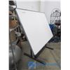 Image 1 : Adjustable White Board