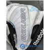 Image 2 : Ladies Bauer Skates Size 7 with Reebok Blade Guard