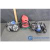 Image 1 : Hand Sander and Two Dust Masks