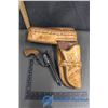 Image 1 : Gun Holster with Cap Gun