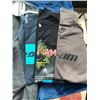 Image 4 : 1 hoodie, 2 long sleeves, 3 t-shirts; size M