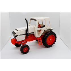 Case 2390 tractor    1/16