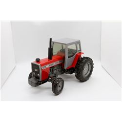 Massey Ferguson 670 tractor    1/32