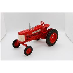 Farmall 350 WF tractor       1/16