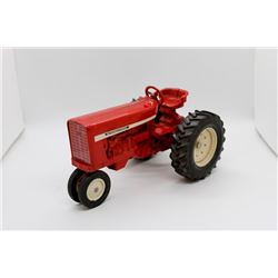 IH 504 tractor       1/16