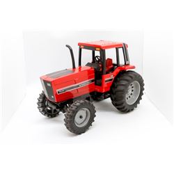 IH 5288 tractor         1/16