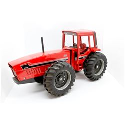 IH 6388 tractor      1/16