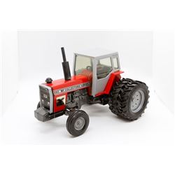 Massey Ferguson 690 tractor      9.in