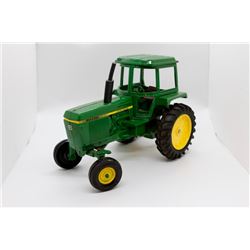 John Deere tractor       1/16