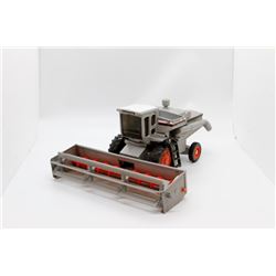 Allis Gleaner L2 combine      11 in,