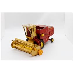 New Holland combine USED  10 in,