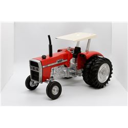 Massey Ferguson 1105 tractor      1/16
