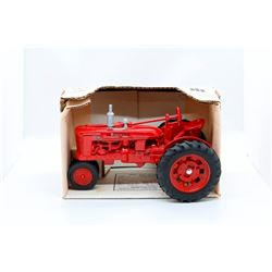 Farmall H Ertl 1:16