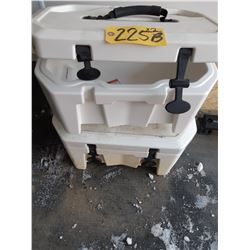 2 LinQ Coolers