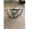 Image 1 : 2 bumpers , one heavy duty winch bumper
