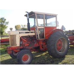 1964 Case 930 Diesel Tractor with cab and hand clutch in good Condition