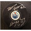 Image 1 : WAYNE GRETZKY & MARK MESSIER SIGNED OILERS LOGO HOCKEY PUCK (GLOBAL AUTHENTICS COA)