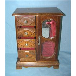 Musical jewelry chest