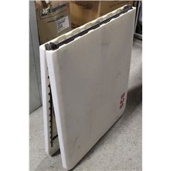 FOLDING RESIN TABLE