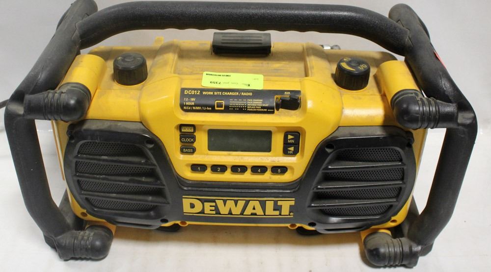 DEWALT 12 VOLT JOBSITE RADIO, DC012