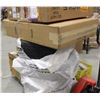 Image 4 : PALLET WITH SET OF 4 TIRES, NEW AIR VENTS & MORE