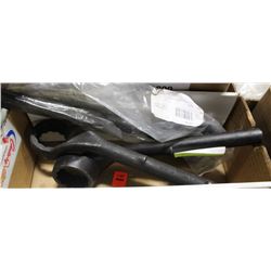 LOT OF 3 NEW WRENCHES, 1-5/16 & 1-1/2 & 1