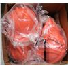 Image 1 : BOX WITH 4 ORANGE HARDHATS