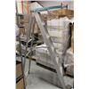 Image 1 : 6 FOOT ALUMINUM STEP LADDER