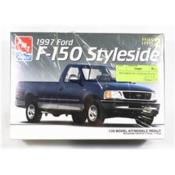 1997 FORD F150 1:24 SCALE MODEL.