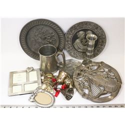 LOT OF ASSORTED METAL DECORATION