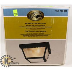 EXTERIOR CELING LIGHT