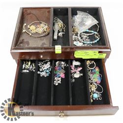 BOX OF ESTATE JEWELRY