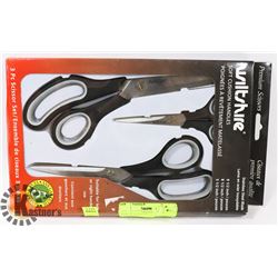 PAIR OF SCISSORS