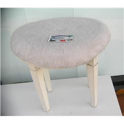 Wooden vanity bench