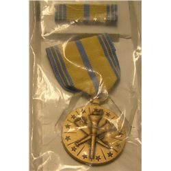 Vintage U.S. armed forces reserve medal