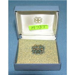 Vintage gold plated pin with pearl