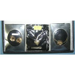 Group of 3 vintage jewelry pieces