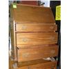 Image 2 : Antique Governor Winthrop drop front desk