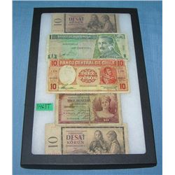 Group of vintage World currency