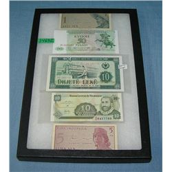Group of vintage World currency