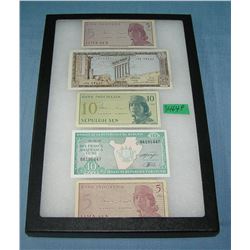 Group of vintage World currency