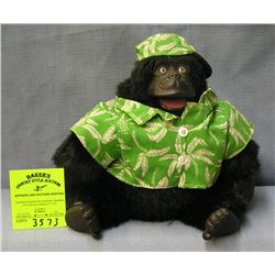 Modern mechanical and musical gorilla toy