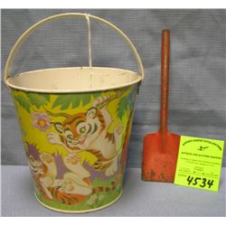 Vintage all tin child?s sand pail and shovel set