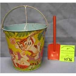 Vintage all tin child?s sand pail and shovel set