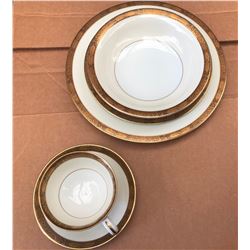 NORTAKI "GOLDKIN" DINNER SET
